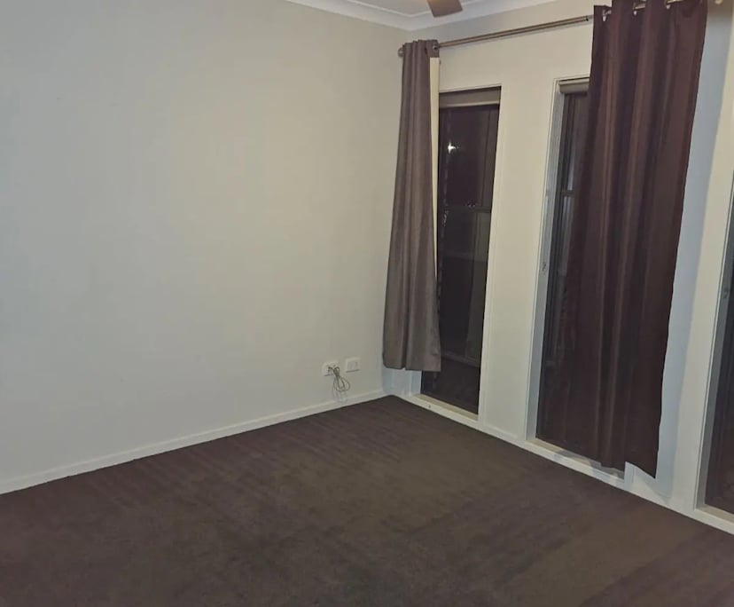 Room in a share house
