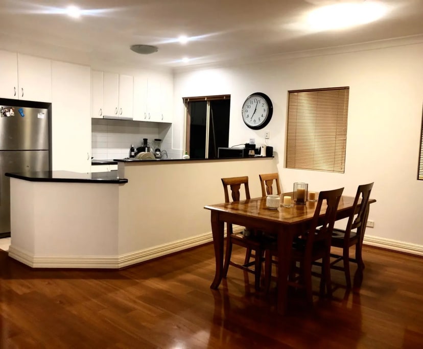 Furnished room with ensuite in a flatshare