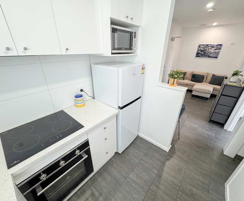 $695, Whole-property, 2 bathrooms, St Kilda East VIC 3183