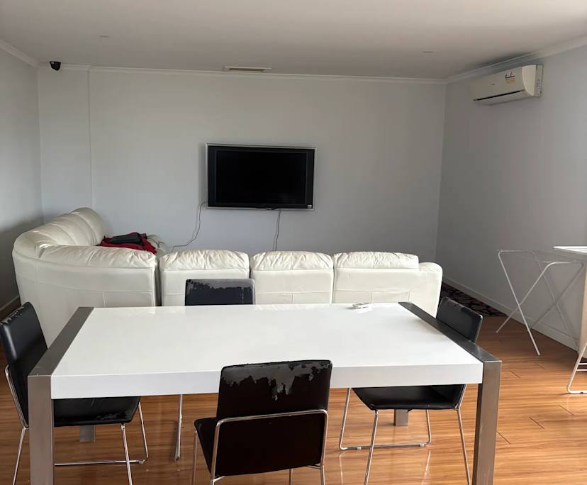 $300, Share-house, 4 bathrooms, Hove SA 5048