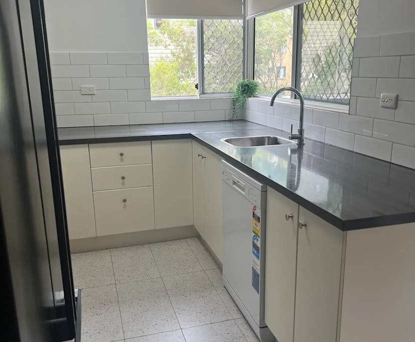 $650, Whole-property, 2 bathrooms, Taringa QLD 4068