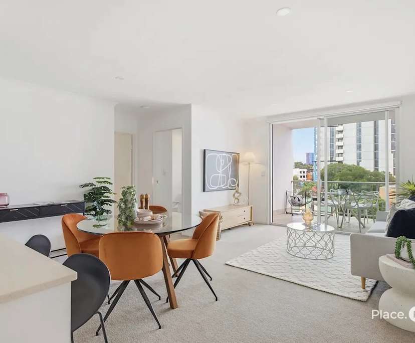 Room for Rent in Brisbane City, Brisbane | $540, Fur... | Flatmates.com.au