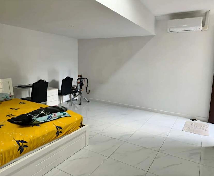 Room in a share house