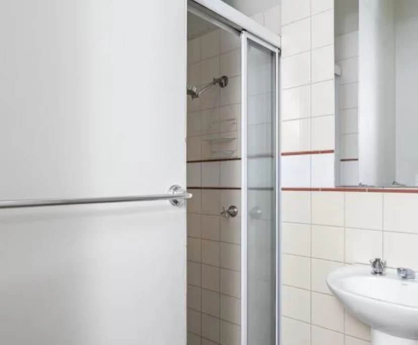 Unfurnished room in a flatshare