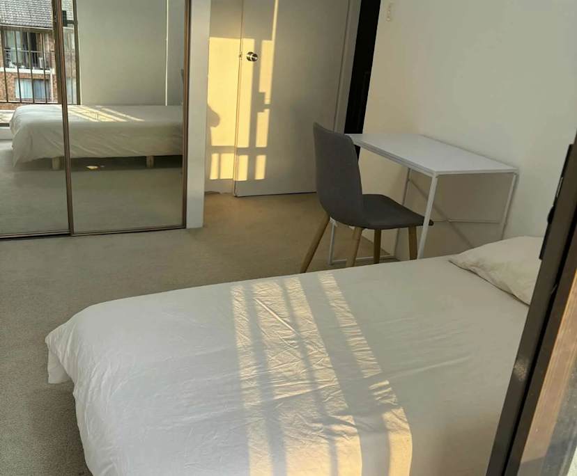 Furnished room in a flatshare