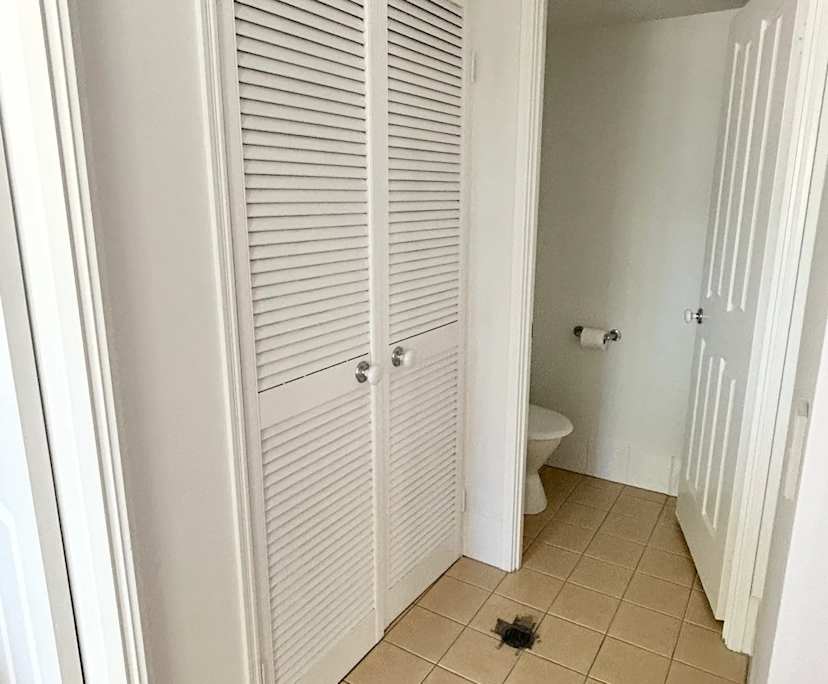 $700, 1-bed, 1 bathroom, Mermaid Beach QLD 4218