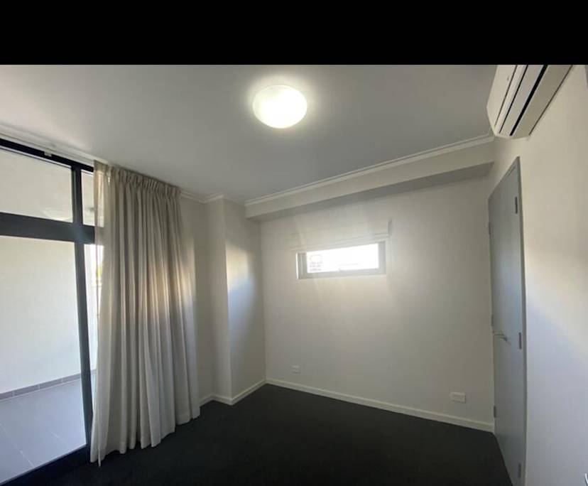 Unfurnished room with own bathroom