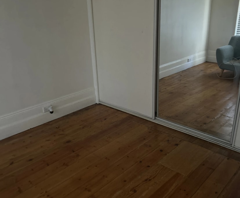 Room in a share house