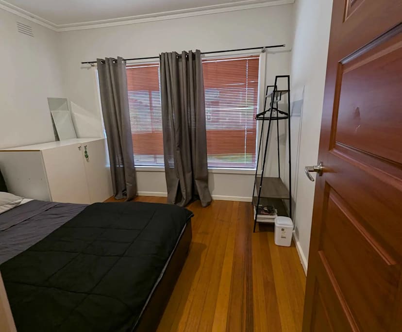 Room in a share house