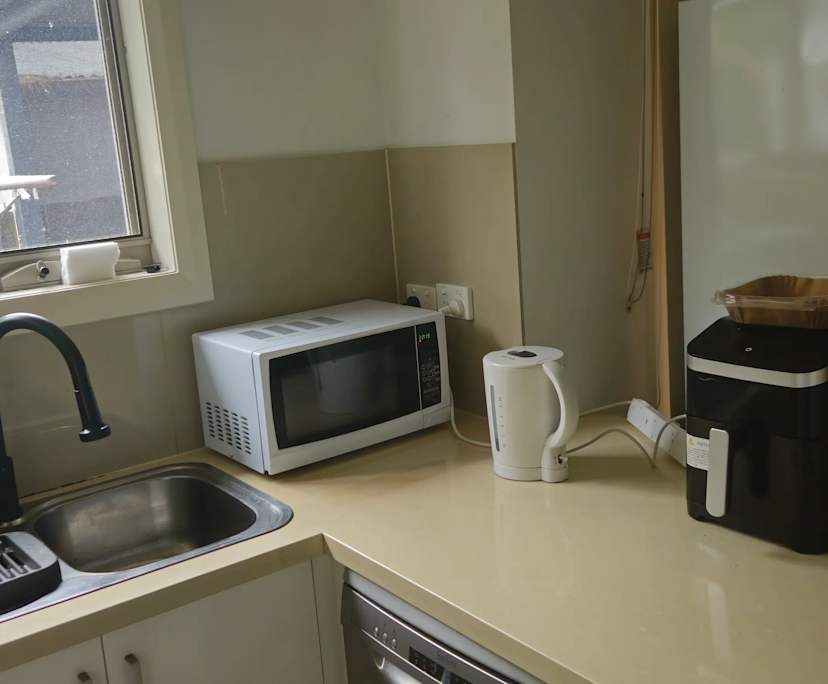 $280, Share-house, 3 bathrooms, Doveton VIC 3177