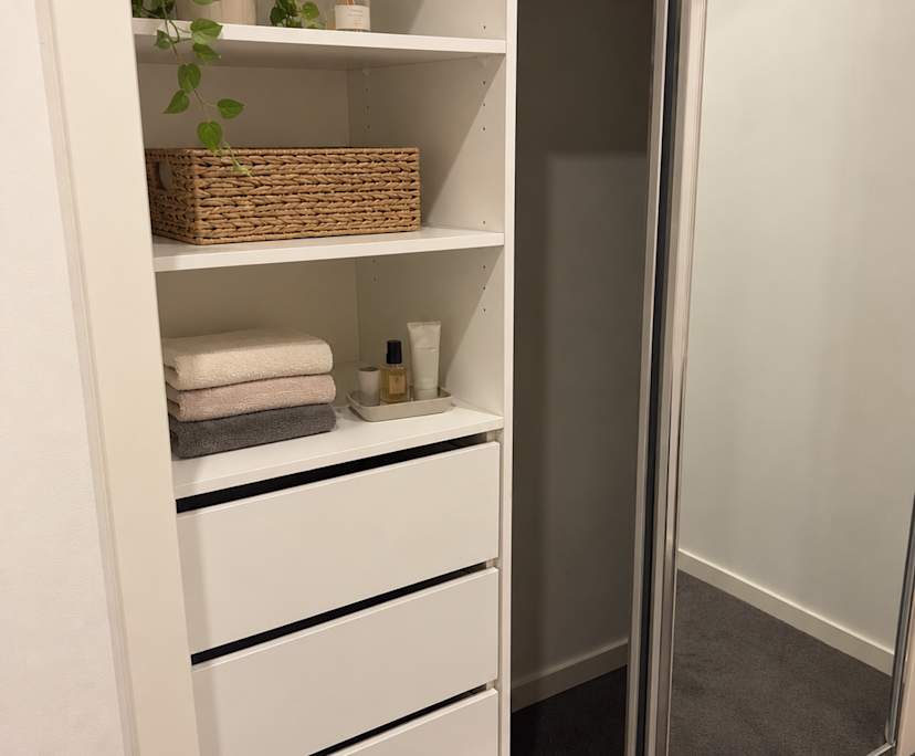 Furnished room in a share house