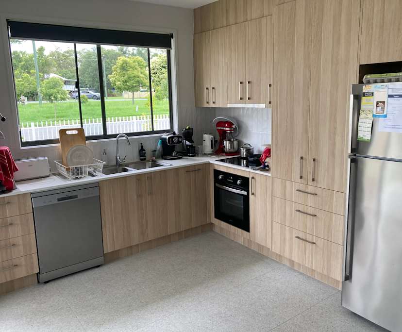 $350, Share-house, 3 bathrooms, Landsborough QLD 4550