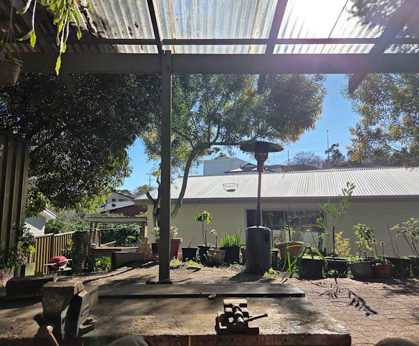 Room in a share house