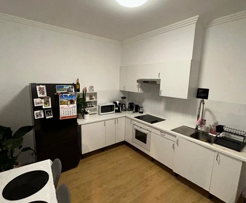 Furnished room in a flatshare