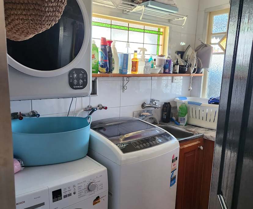 $250, Share-house, 3 bathrooms, Bethania QLD 4205