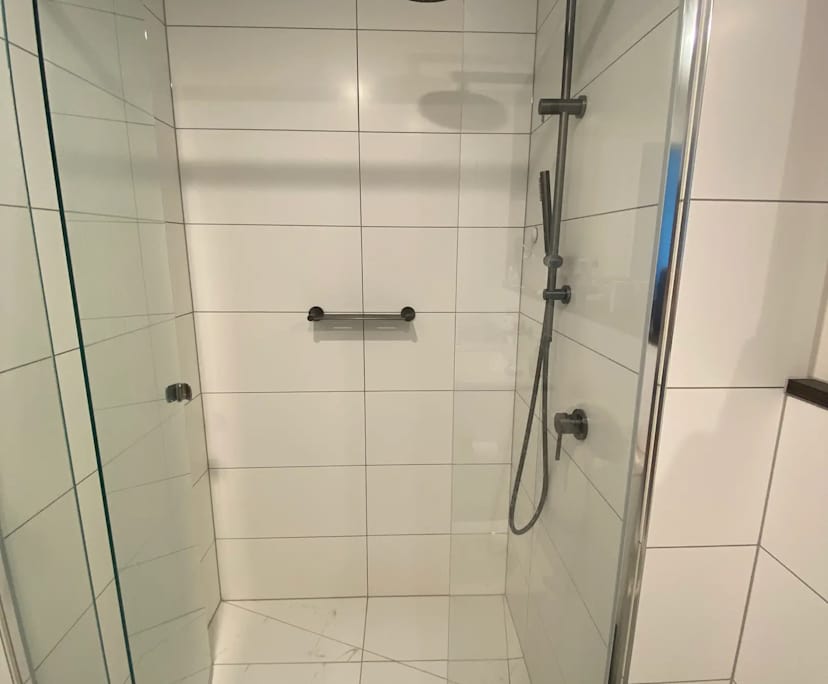 $350, Flatshare, 2 bathrooms, Box Hill VIC 3128