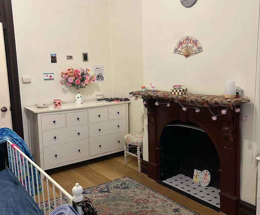 Furnished room in a share house