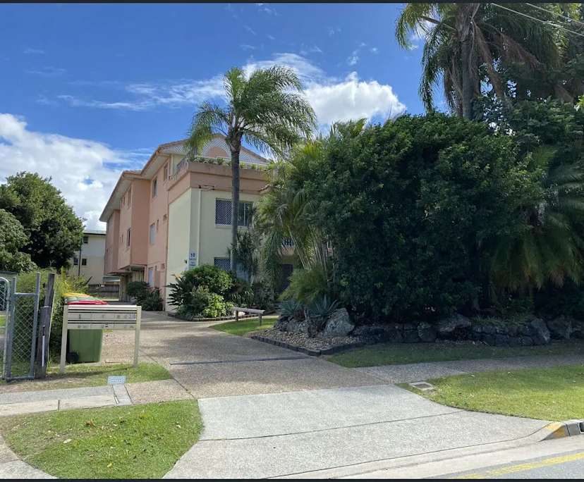 Whole property with 2 rooms for rent