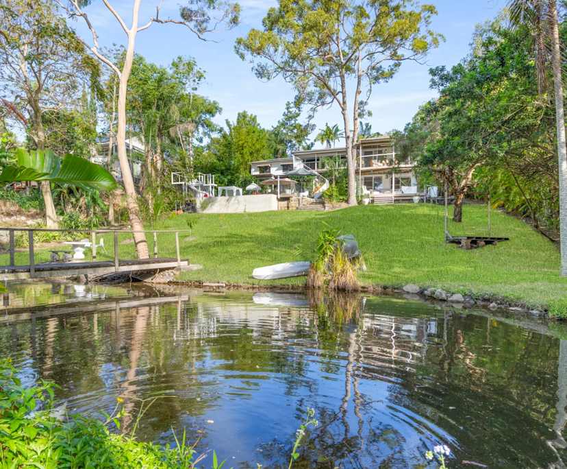 $1,100, Whole-property, 3 bathrooms, Little Mountain QLD 4551