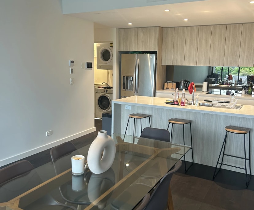 $350, Flatshare, 2 bathrooms, Norman Park QLD 4170