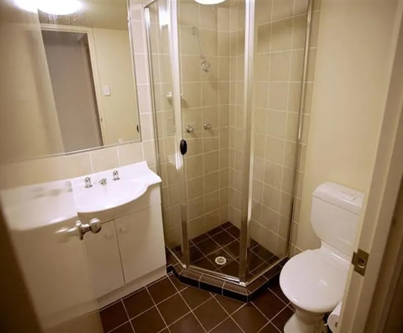 $340, Student-accommodation, 3 bathrooms, Labrador QLD 4215