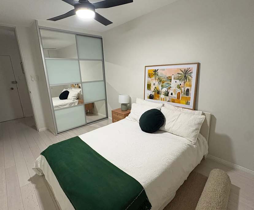 Furnished room in a flatshare