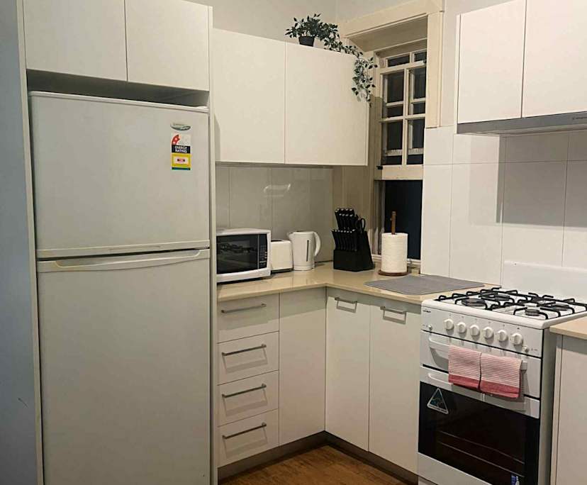 Furnished room in a flatshare