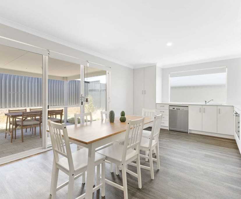 $350, Share-house, 5 bathrooms, Byford WA 6122