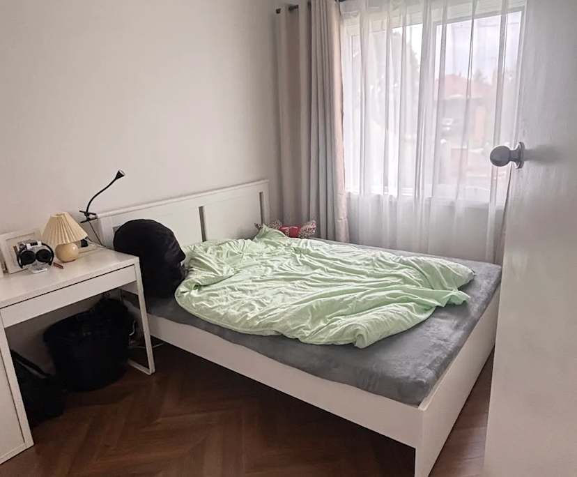 Room in a share house
