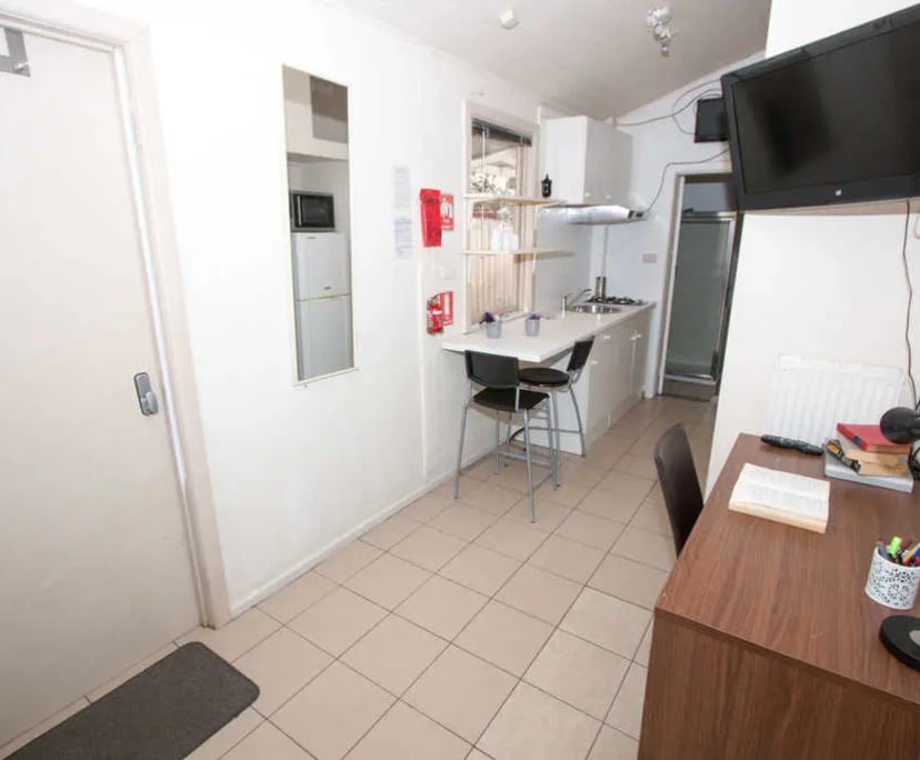 $500, Studio, 1 bathroom, St Kilda VIC 3182
