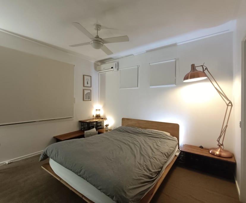 Furnished room with ensuite in a flatshare