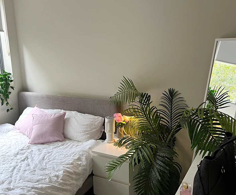 Furnished room with own bathroom