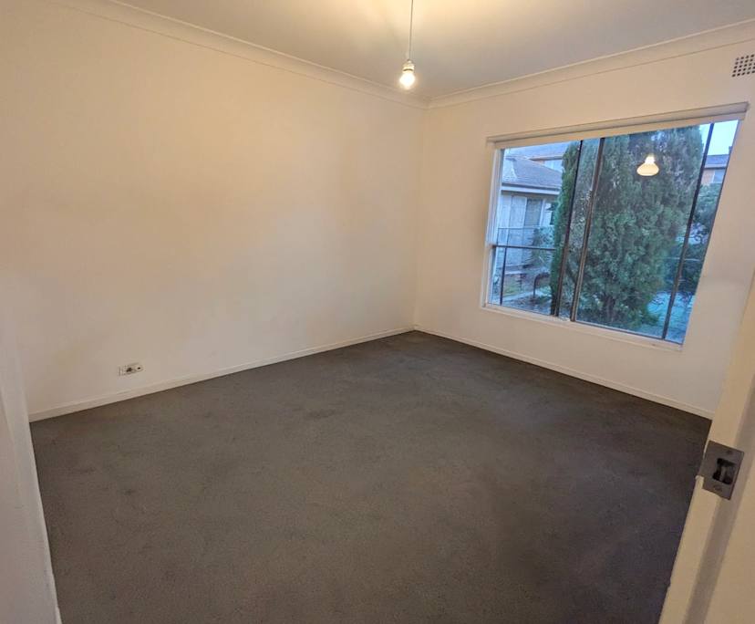 Unfurnished room in a flatshare