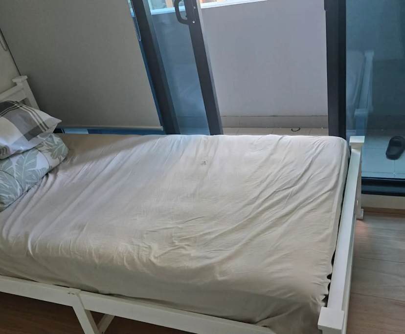 Furnished room in a flatshare