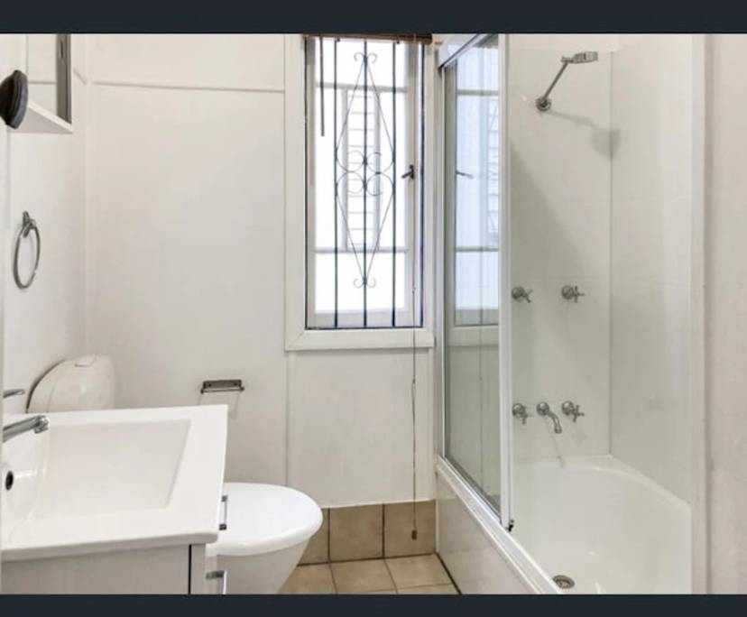 $260, Share-house, 3 bathrooms, Hamilton QLD 4007