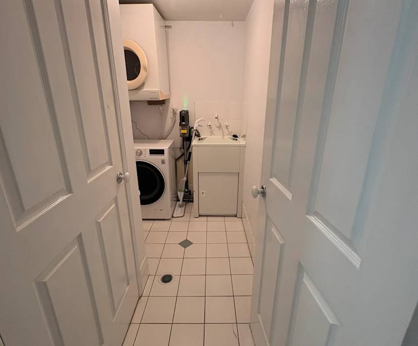 $375, Flatshare, 2 bathrooms, Coolangatta QLD 4225