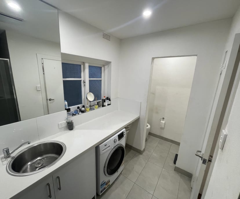$350, Flatshare, 2 bathrooms, St Kilda VIC 3182