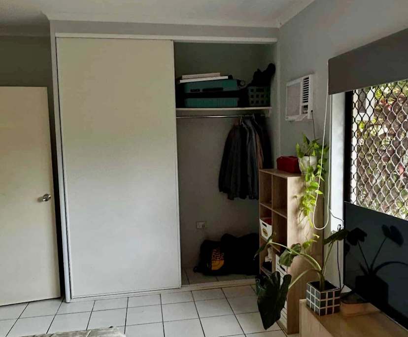 $700, Whole-property, 3 bathrooms, Holloways Beach QLD 4878