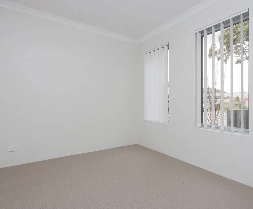 $330, Share-house, 3 bathrooms, Doubleview WA 6018