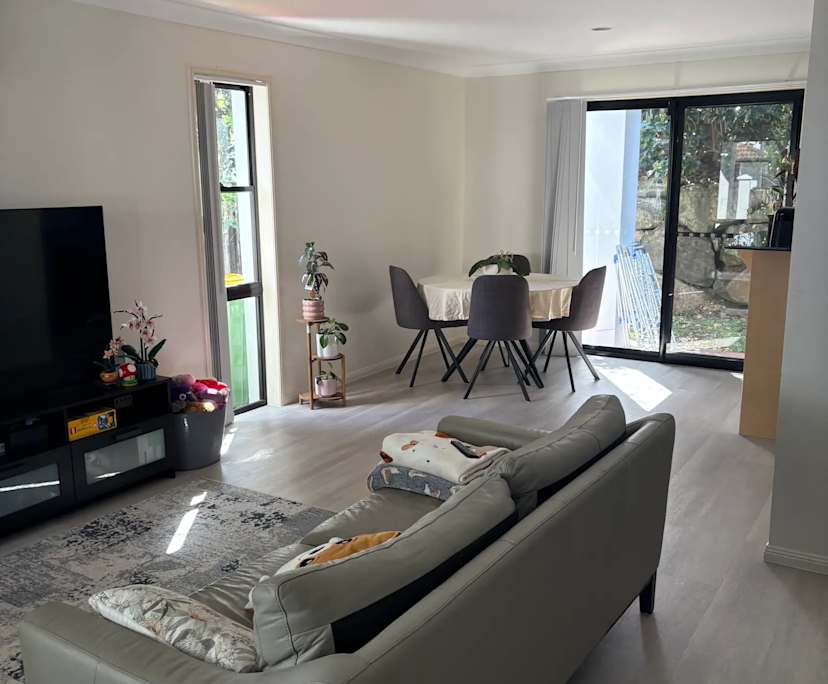 $350, Share-house, 3 bathrooms, Merrimac QLD 4226