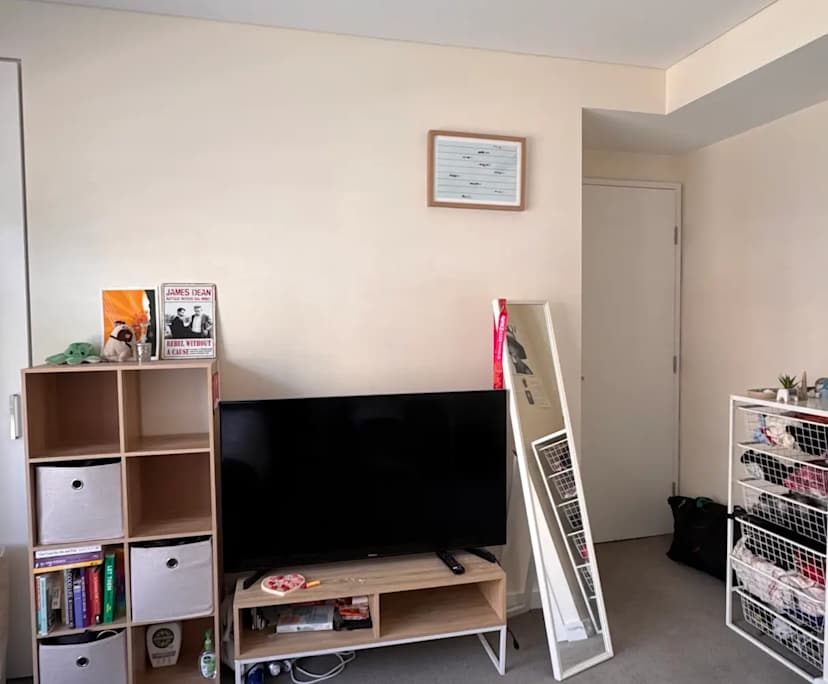 Furnished room in a flatshare