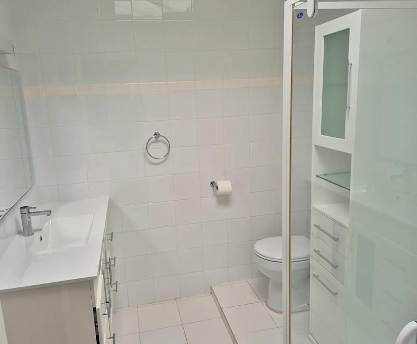 Unfurnished room in a flatshare
