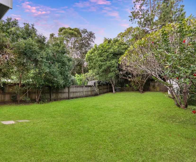 $370, Student-accommodation, 3 bathrooms, Corinda QLD 4075