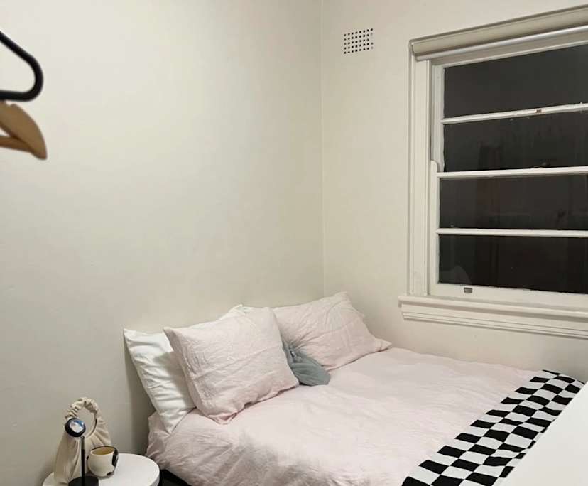 Unfurnished room in a flatshare