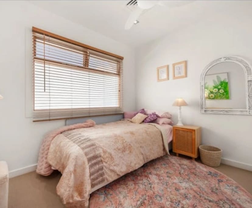 Room in a share house