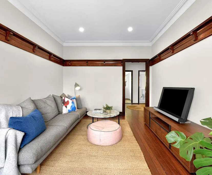 Unfurnished room in a flatshare