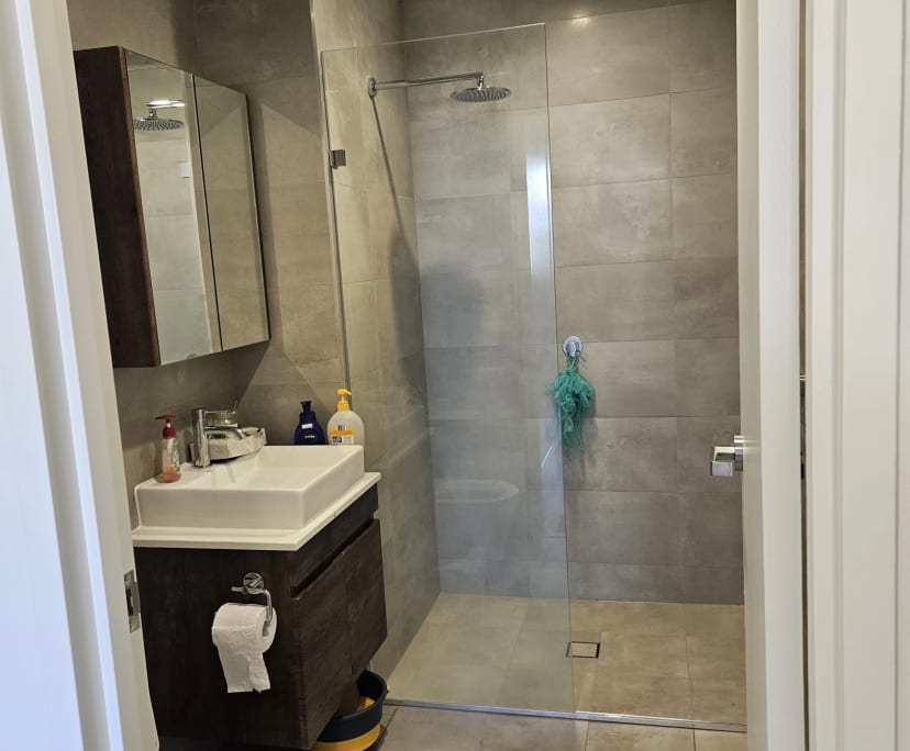 $375, Flatshare, 2 bathrooms, Homebush NSW 2140