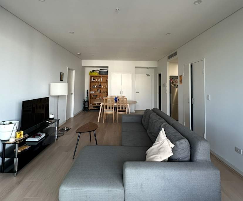 Furnished room with ensuite in a flatshare