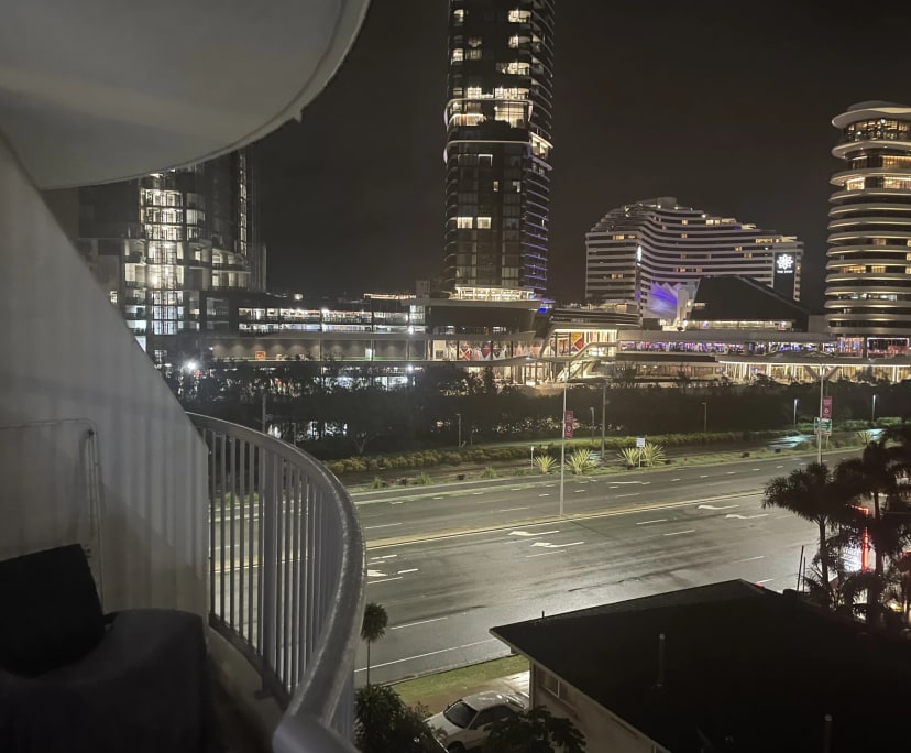 $600, 1-bed, 1 bathroom, Broadbeach QLD 4218