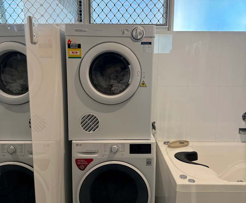 $350, Whole-property, 1 bathroom, Caulfield VIC 3162